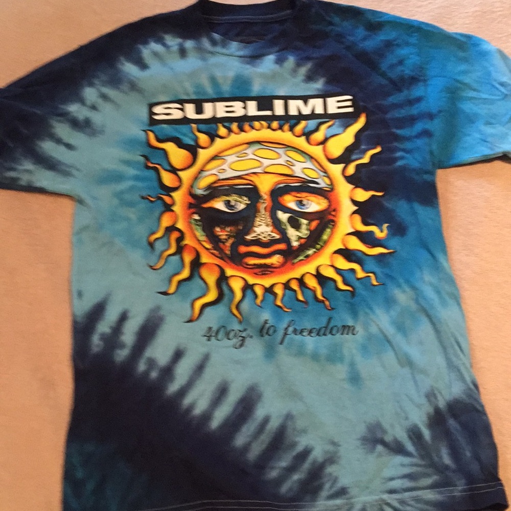 Graphic tee